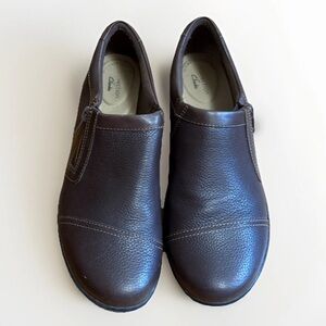 Clarks Cora Giny Dark Brown Leather Slip On Zipper Comfort Women’s Size 8.5M